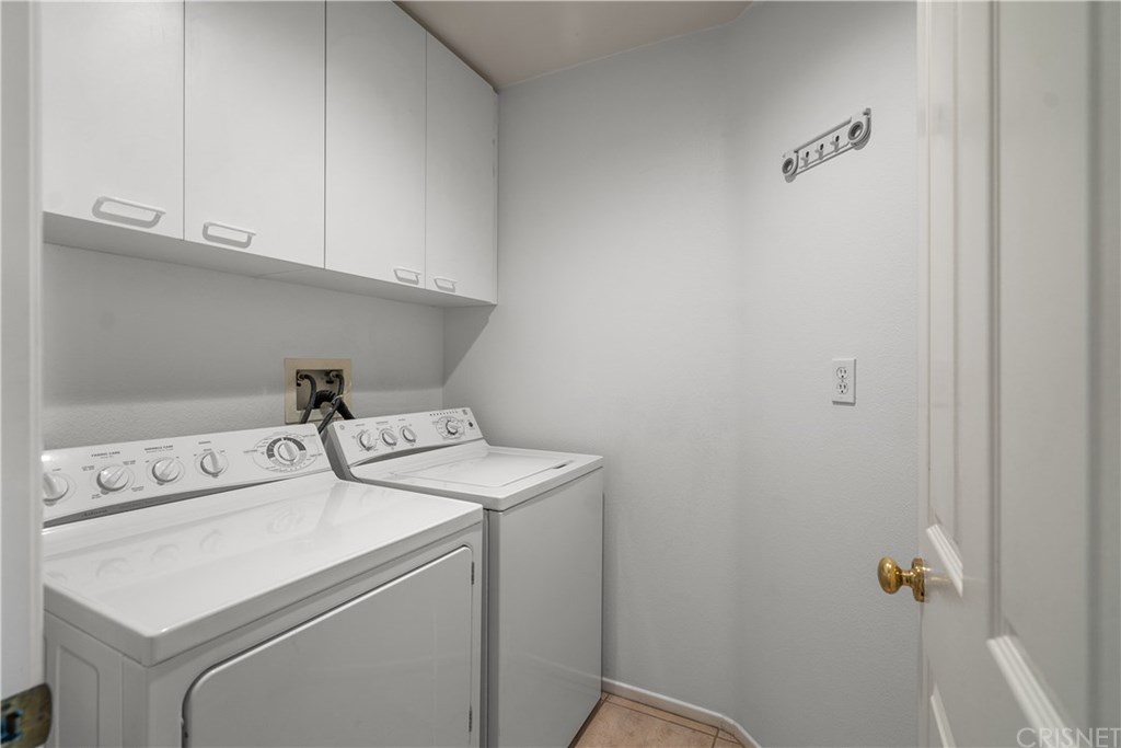 27557 Cunningham Drive Valencia, CA 91354 - Photo 18 of 37