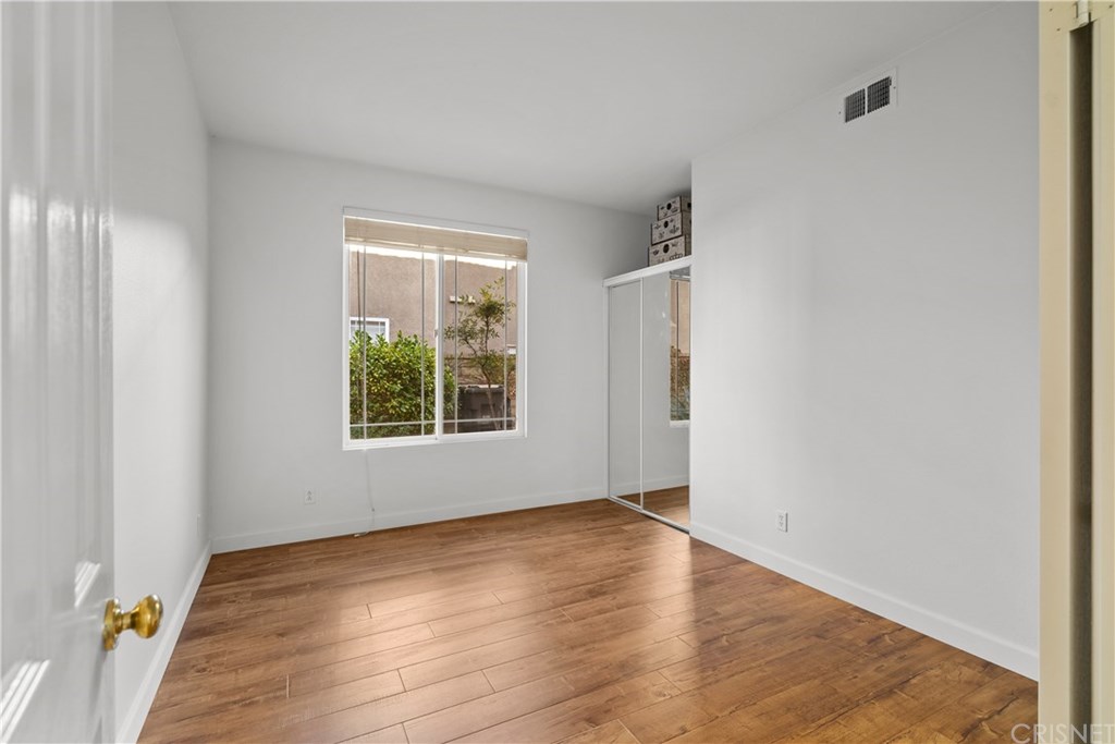 27557 Cunningham Drive Valencia, CA 91354 - Photo 20 of 37