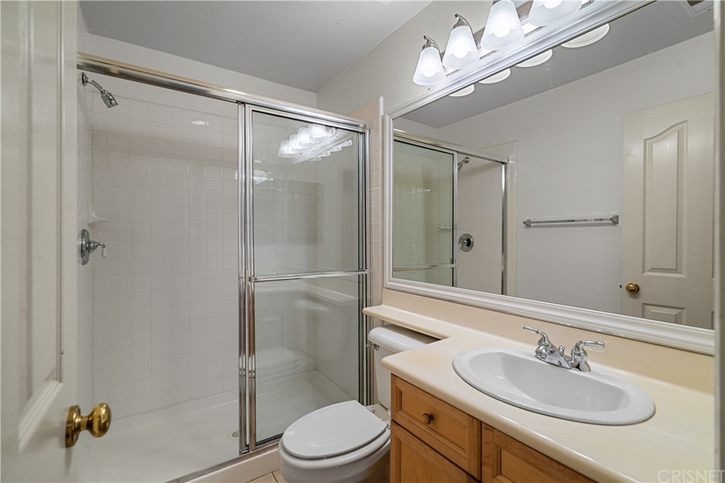 27557 Cunningham Drive Valencia, CA 91354 - Photo 21 of 37