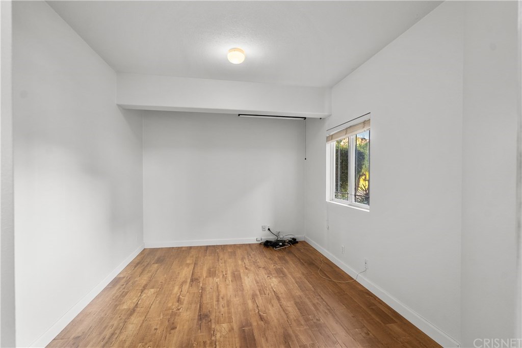 27557 Cunningham Drive Valencia, CA 91354 - Photo 26 of 37