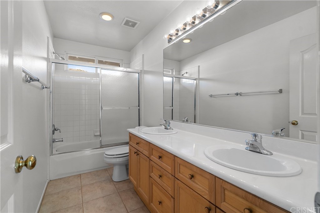 27557 Cunningham Drive Valencia, CA 91354 - Photo 27 of 37