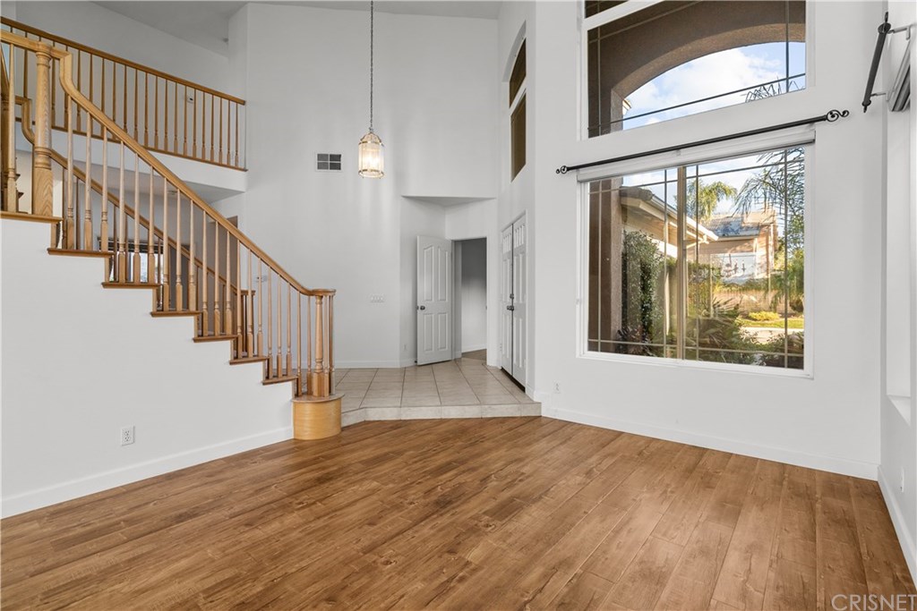 27557 Cunningham Drive Valencia, CA 91354 - Photo 4 of 37