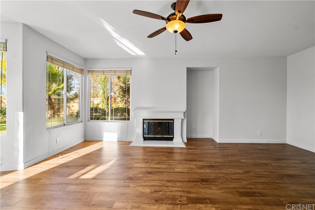 27557 Cunningham Drive Valencia, CA 91354 - Photo 9 of 37