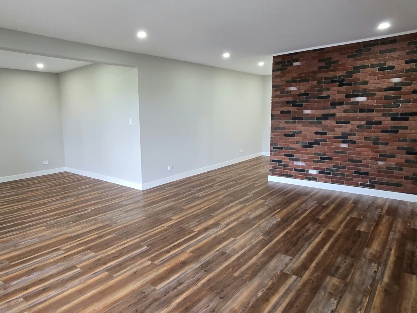 601 West Huntington Commons Road, Unit 313 Mount Prospect, IL 60056 - Photo 8 of 22 Gallery Image 8