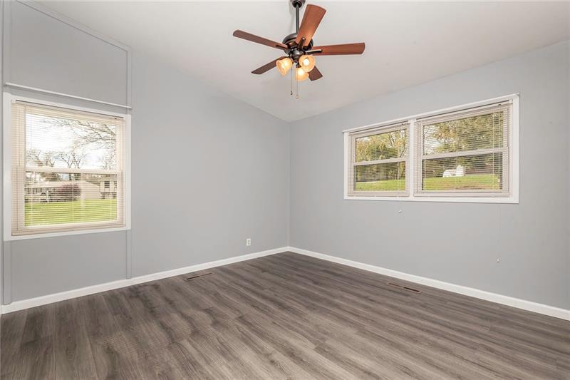 115 Nike Road Coraopolis, PA 15108 - Photo 16 of 25 Spacious second bedroom.