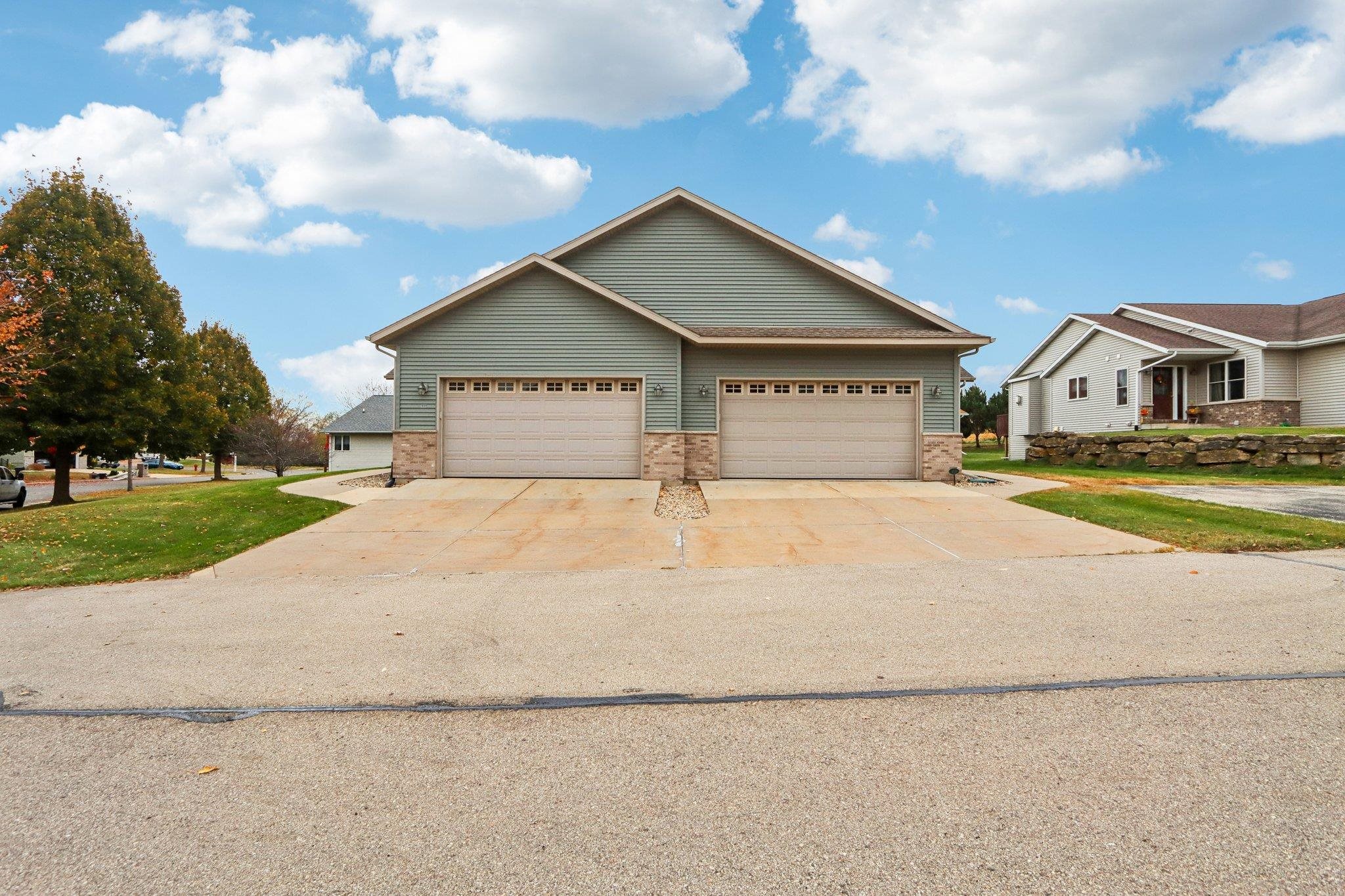 113 Jennifer Circle Mount Horeb, WI 53572 - Photo 2 of 35