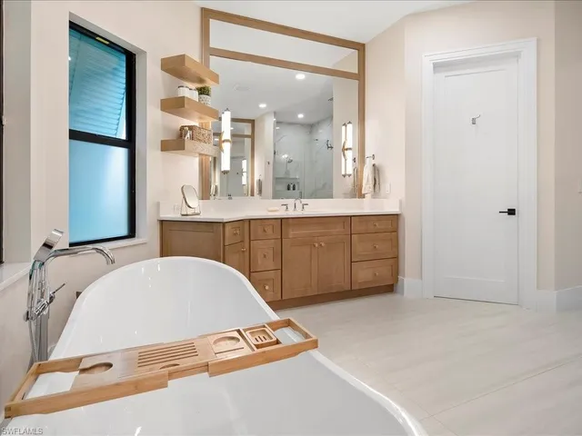 $2,600,000 | 2590 2nd Street Northwest, Naples, FL 34120