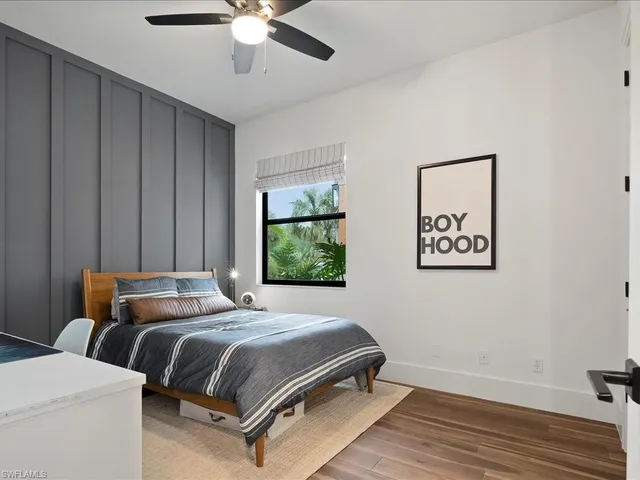 $2,600,000 | 2590 2nd Street Northwest, Naples, FL 34120