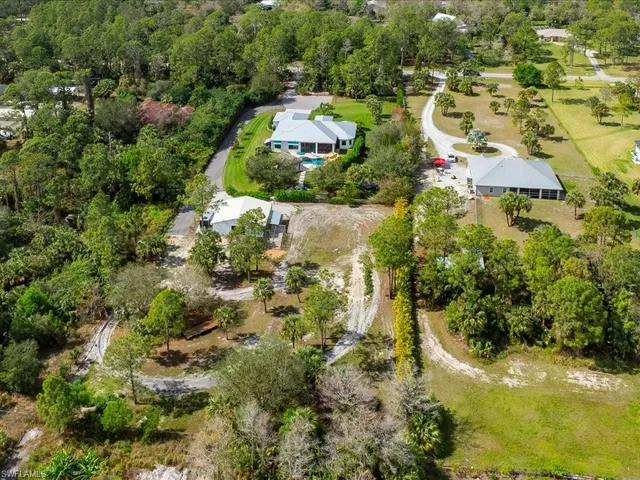 $2,600,000 | 2590 2nd Street Northwest, Naples, FL 34120