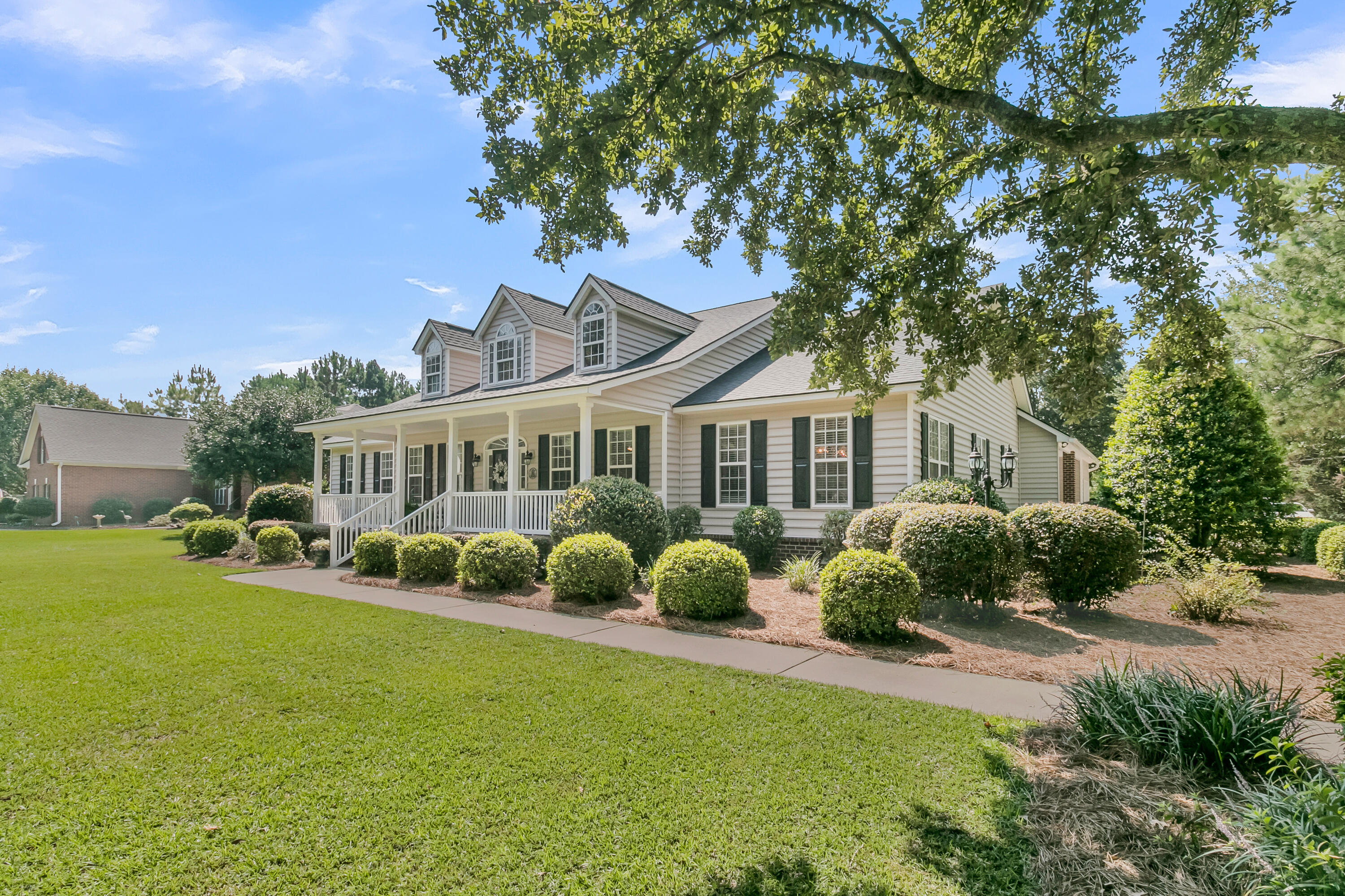 179 West Butternut Road Summerville, SC 29483 - Photo 13 of 89 06. 179 W Butternut Rd Summerville SC 29