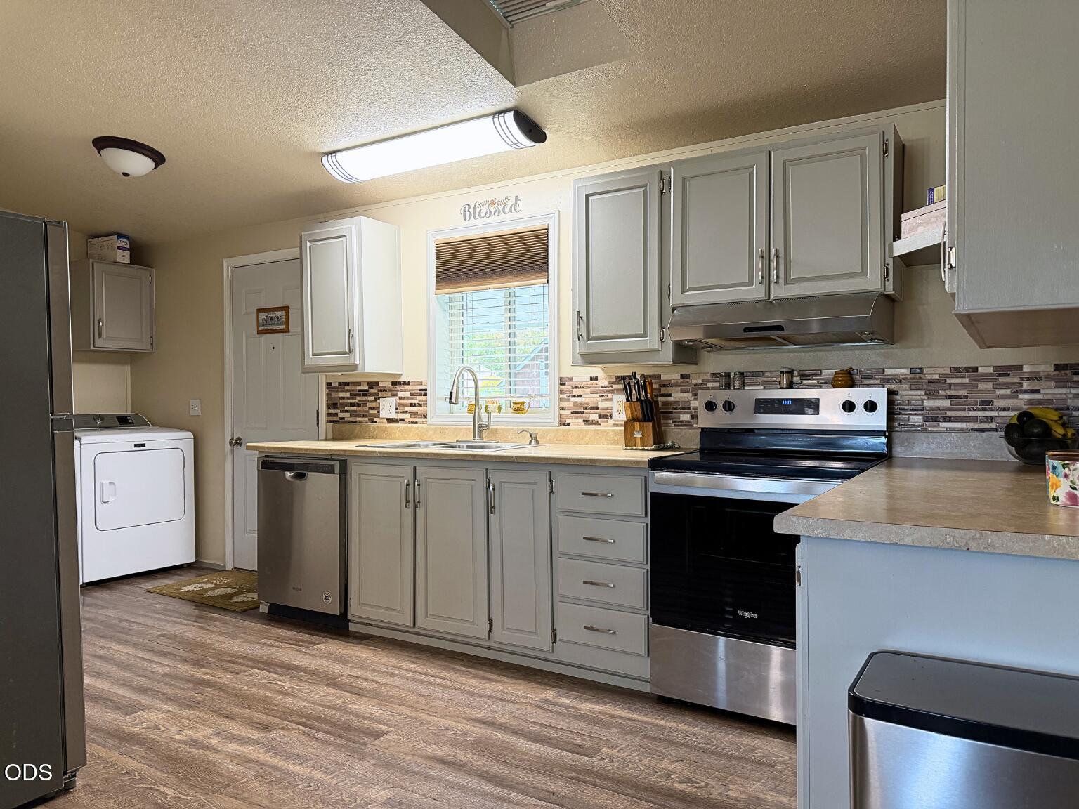 63 Rogue River Drive Eagle Point, OR 97524 - Photo 14 of 46