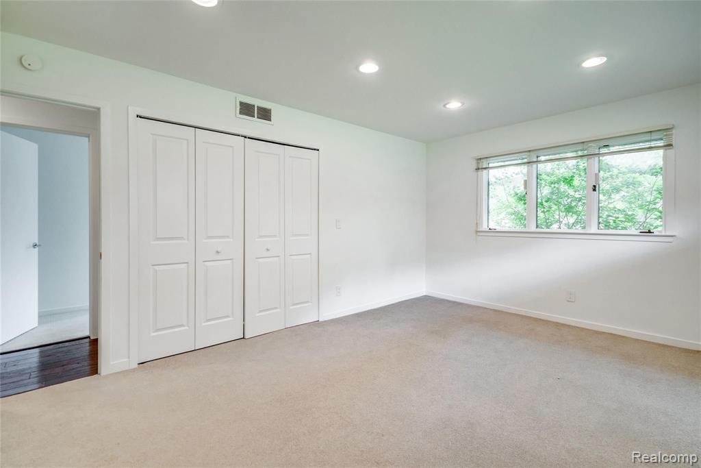 2870 West Hickory Grove Road Bloomfield Hills, MI 48302 - Photo 18 of 31