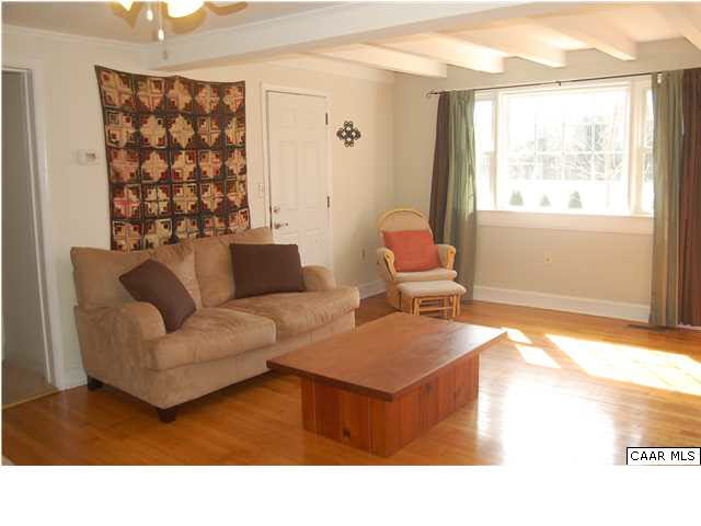 9991 Bridgeport Road Arvonia, VA 23004 - Photo 4 of 24 Living room looking towards front