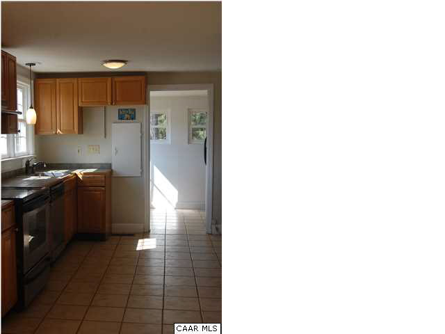 9991 Bridgeport Road Arvonia, VA 23004 - Photo 5 of 24 Kitchen
