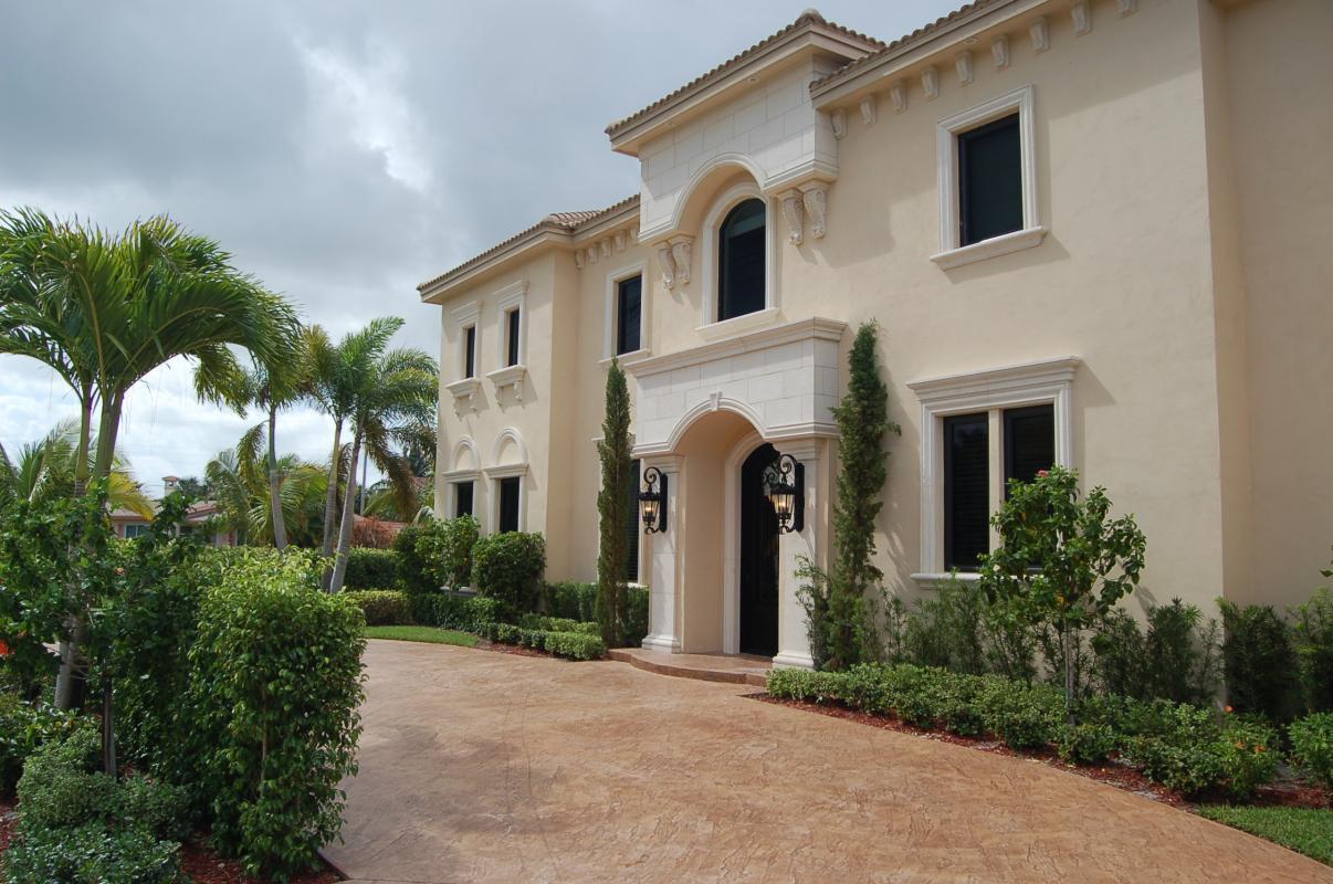 575 Northeast 5th Avenue Boca Raton, FL 33432 - Photo 1 of 1 Front view