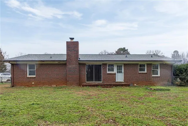 front view of house with a yard