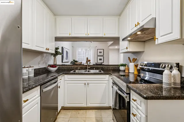 a close view of utility and utility room