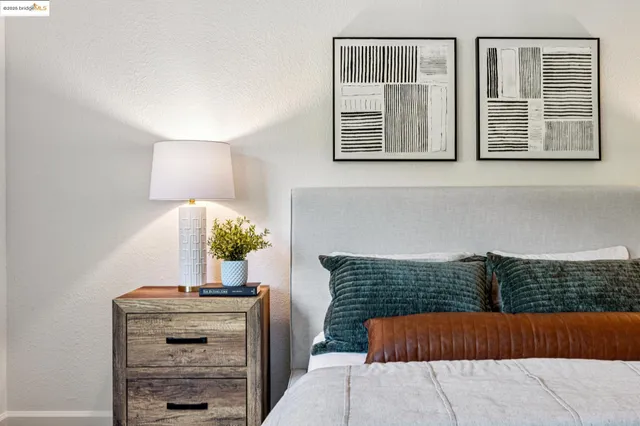 a bath room with a toilet and a bathtub