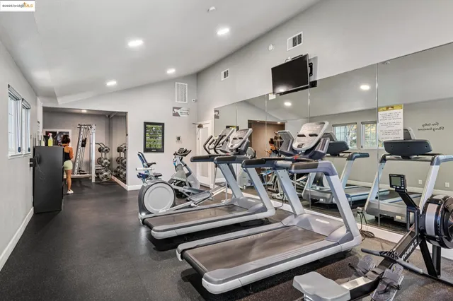 $520,000 | 630 Canyon Oaks Drive, Unit B, Oakland, CA 94605