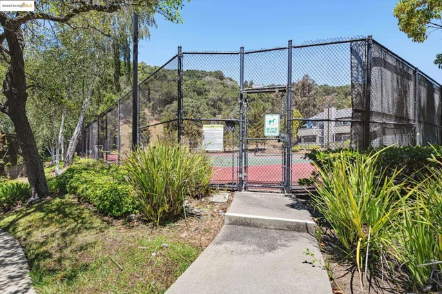 $520,000 | 630 Canyon Oaks Drive, Unit B, Oakland, CA 94605