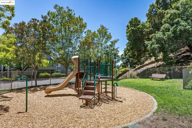 $520,000 | 630 Canyon Oaks Drive, Unit B, Oakland, CA 94605