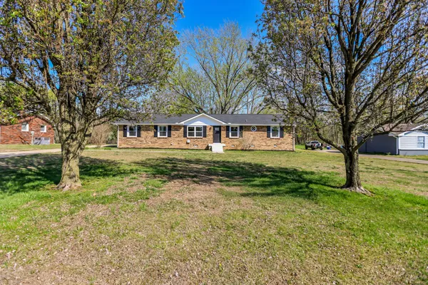 $380,000 | 4019 Highland Drive, Greenbrier, TN 37073