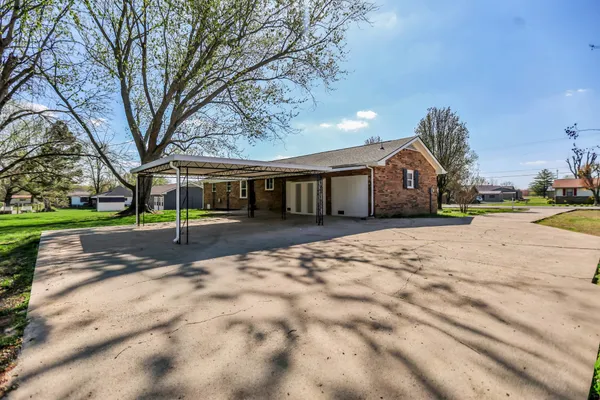 $380,000 | 4019 Highland Drive, Greenbrier, TN 37073