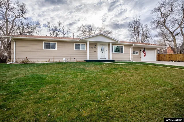 $340,000 | 1671 Farnum Street, Casper, WY 82601