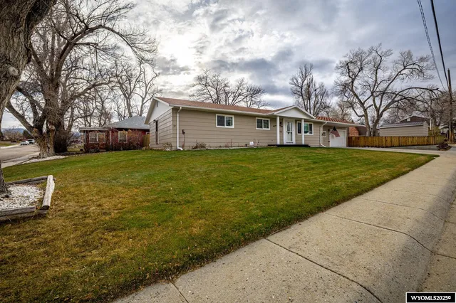 $340,000 | 1671 Farnum Street, Casper, WY 82601