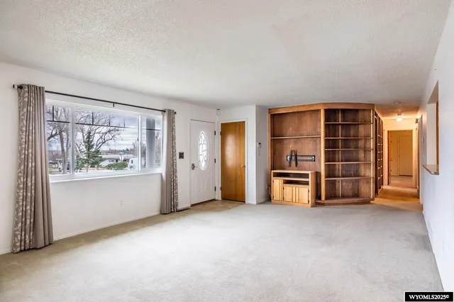 $340,000 | 1671 Farnum Street, Casper, WY 82601