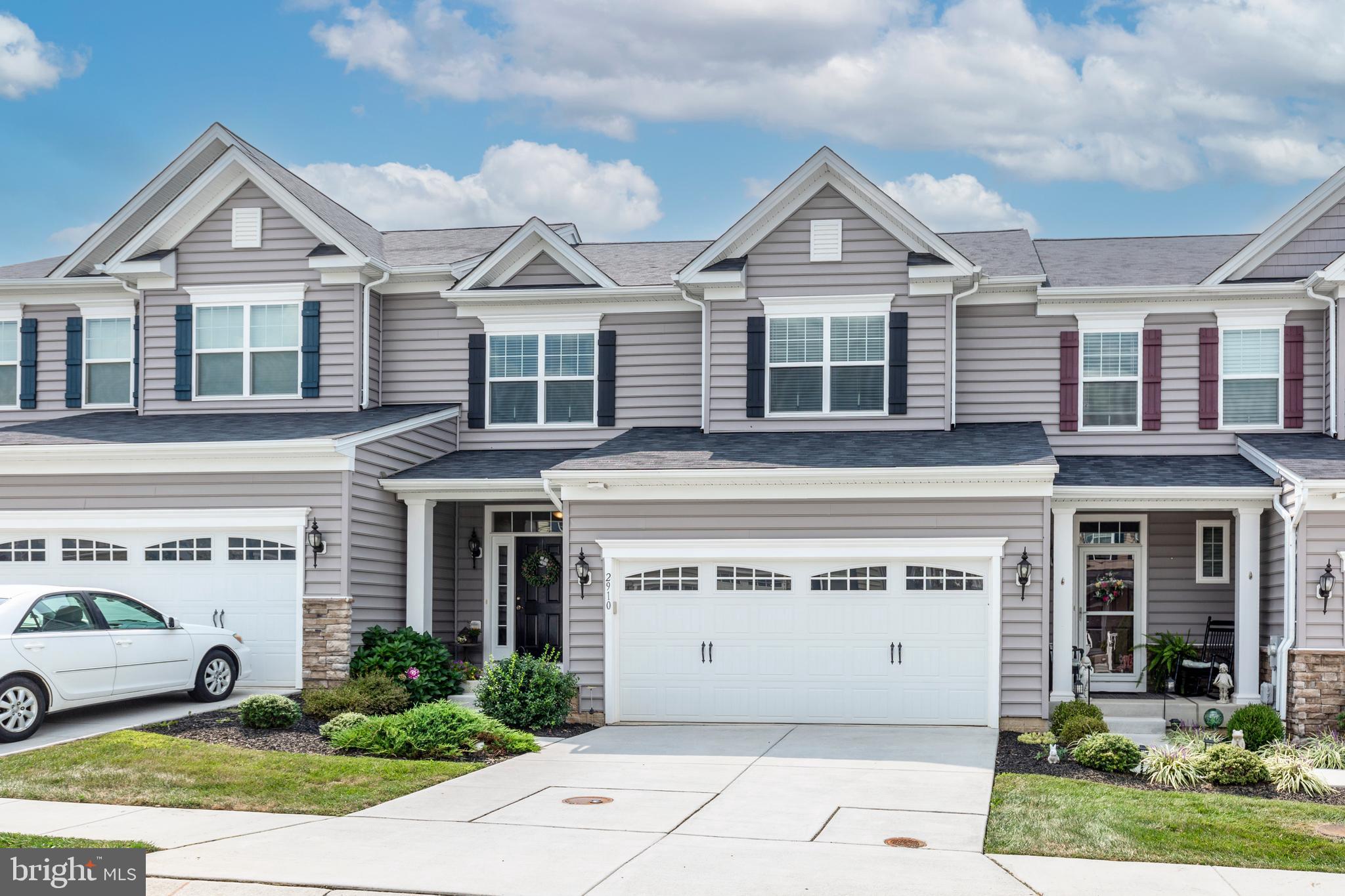 2910 Union Square Road, Unit 34 New Windsor, MD 21776 - Photo 44 of 49 a front view of a house with garden