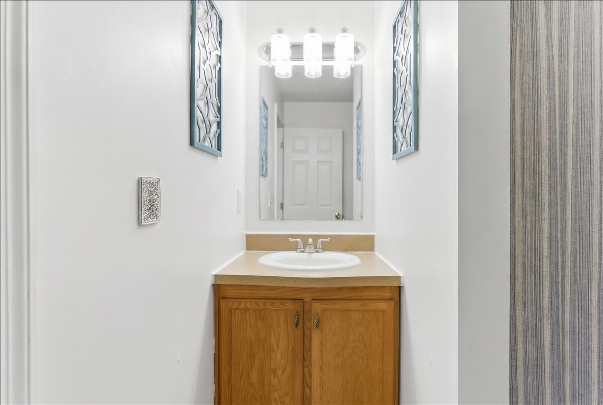 244 Back Street Monmouth, ME 04265 - Photo 18 of 53 33-6_primary_bathroom_a