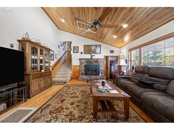 63697 Isthmus Heights Road Coos Bay, OR 97420 - Photo 8 of 45 Living Room