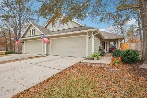 $325,000 | 30 Trafalgar Place, Conroe, TX 77384