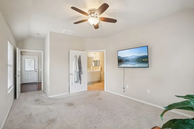 $335,000 | 30 Trafalgar Place, Conroe, TX 77384