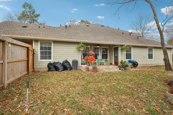 $335,000 | 30 Trafalgar Place, Conroe, TX 77384