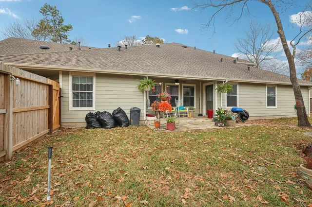 $335,000 | 30 Trafalgar Place, Conroe, TX 77384