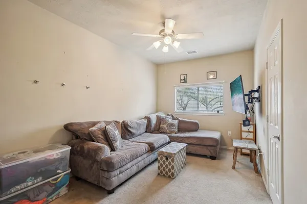 $325,000 | 30 Trafalgar Place, Conroe, TX 77384