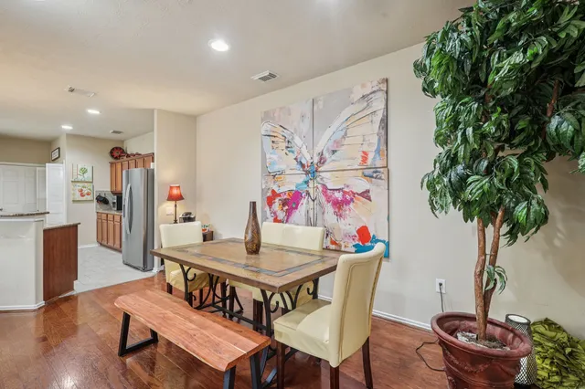 $335,000 | 30 Trafalgar Place, Conroe, TX 77384