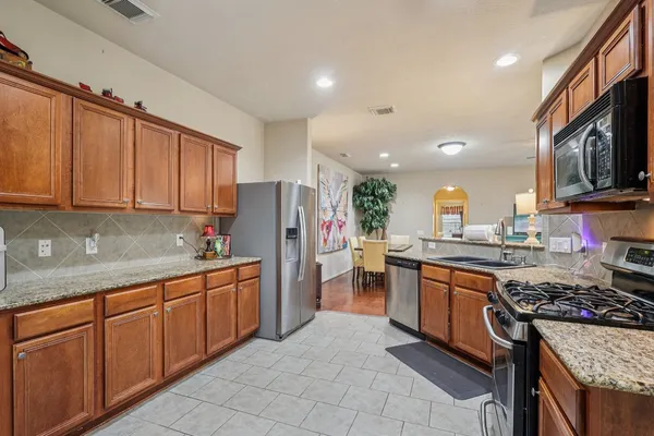 $325,000 | 30 Trafalgar Place, Conroe, TX 77384