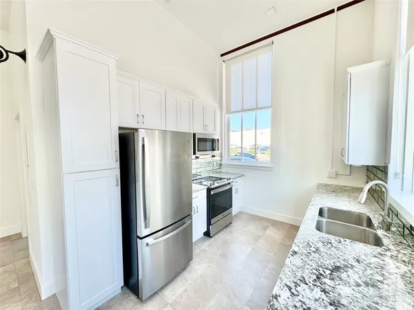 $1,700 | 2102 Mechanic Street, Unit 102, Galveston, TX 77550