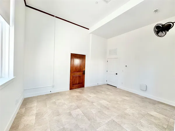 $1,700 | 2102 Mechanic Street, Unit 102, Galveston, TX 77550
