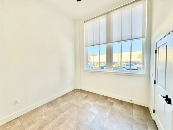 $1,700 | 2102 Mechanic Street, Unit 102, Galveston, TX 77550