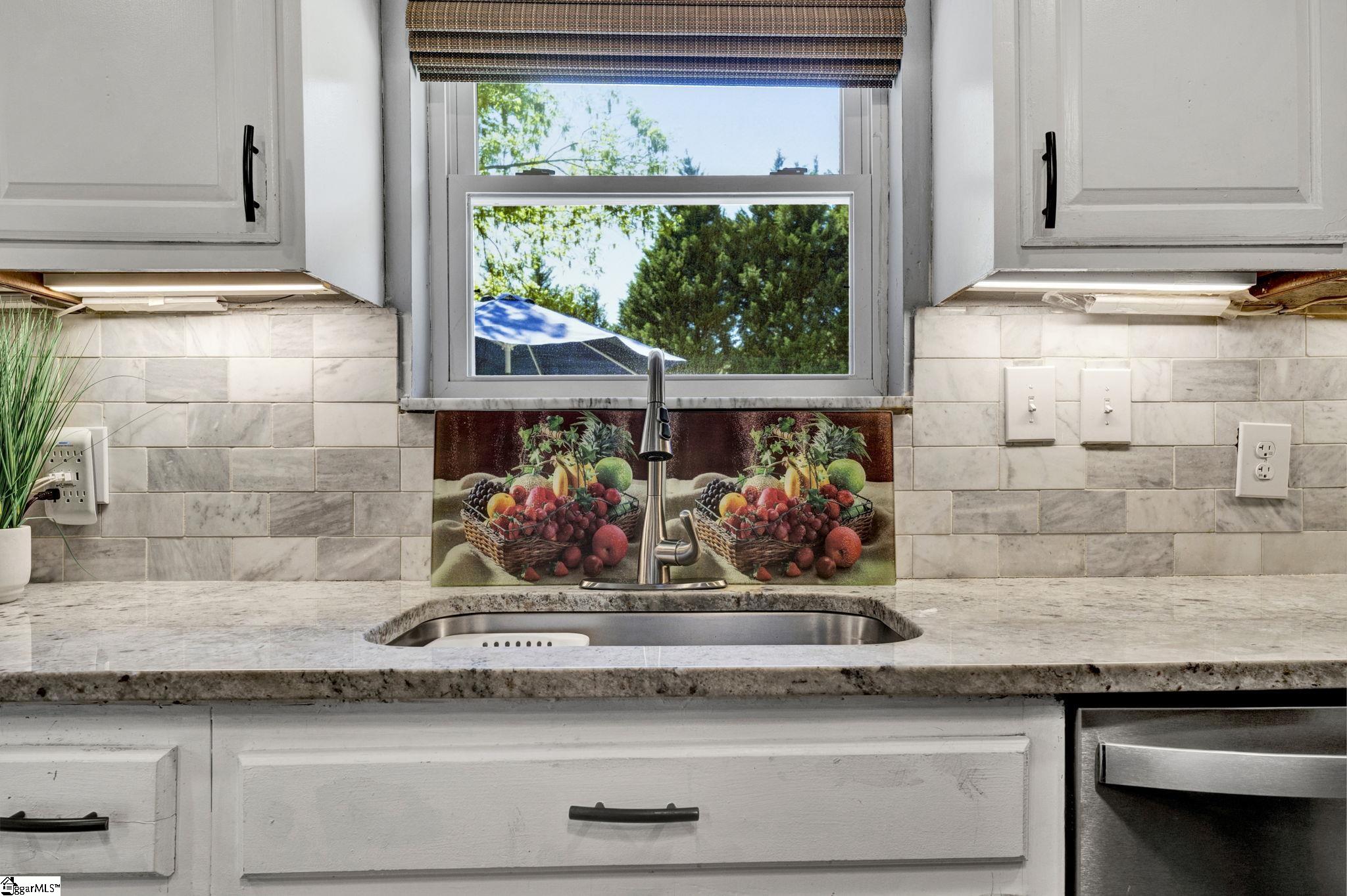 1222 Boiling Springs Road Greer, SC 29650 - Photo 11 of 35