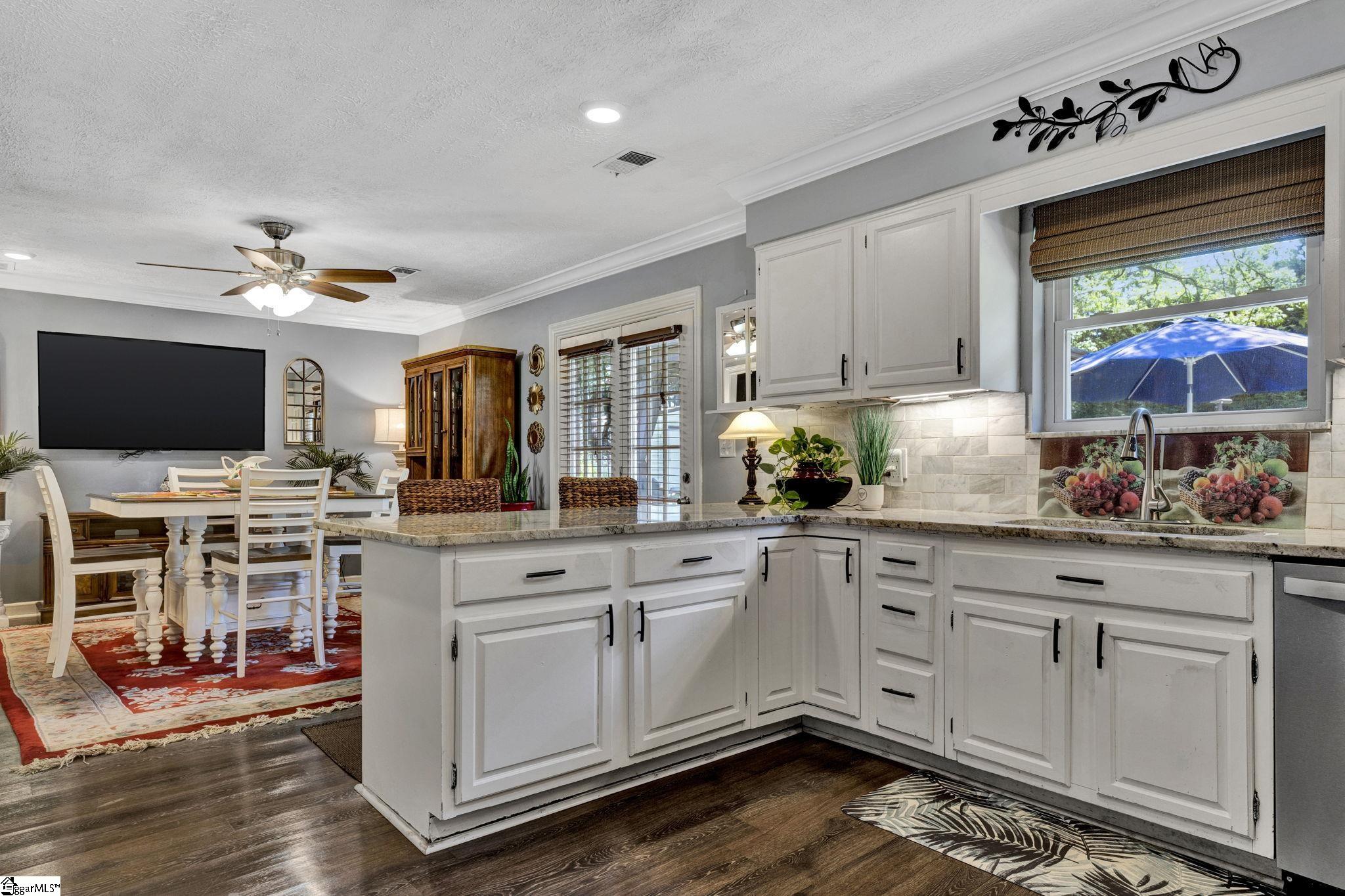 1222 Boiling Springs Road Greer, SC 29650 - Photo 12 of 35