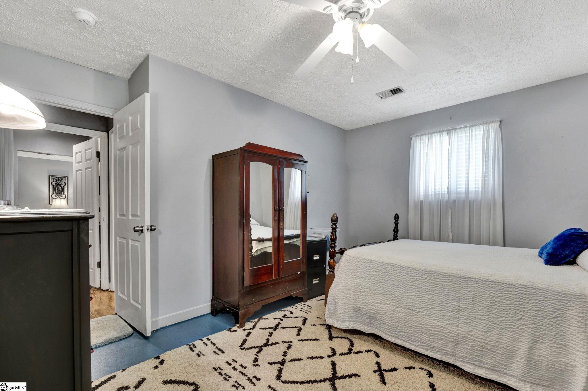 1222 Boiling Springs Road Greer, SC 29650 - Photo 18 of 35