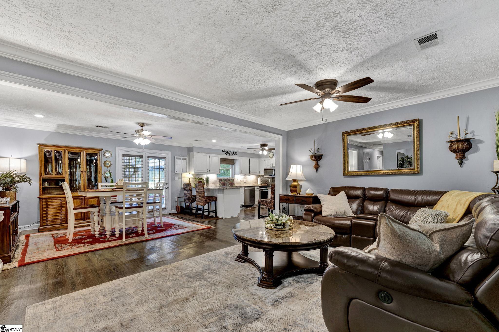 1222 Boiling Springs Road Greer, SC 29650 - Photo 5 of 35