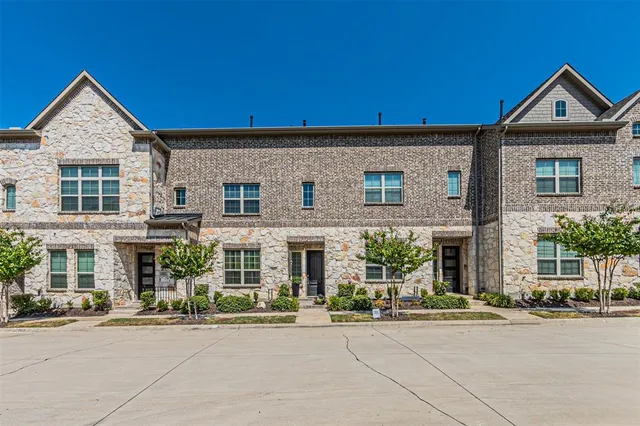 $469,900 | 2841 Troutt Drive, Carrollton, TX 75010