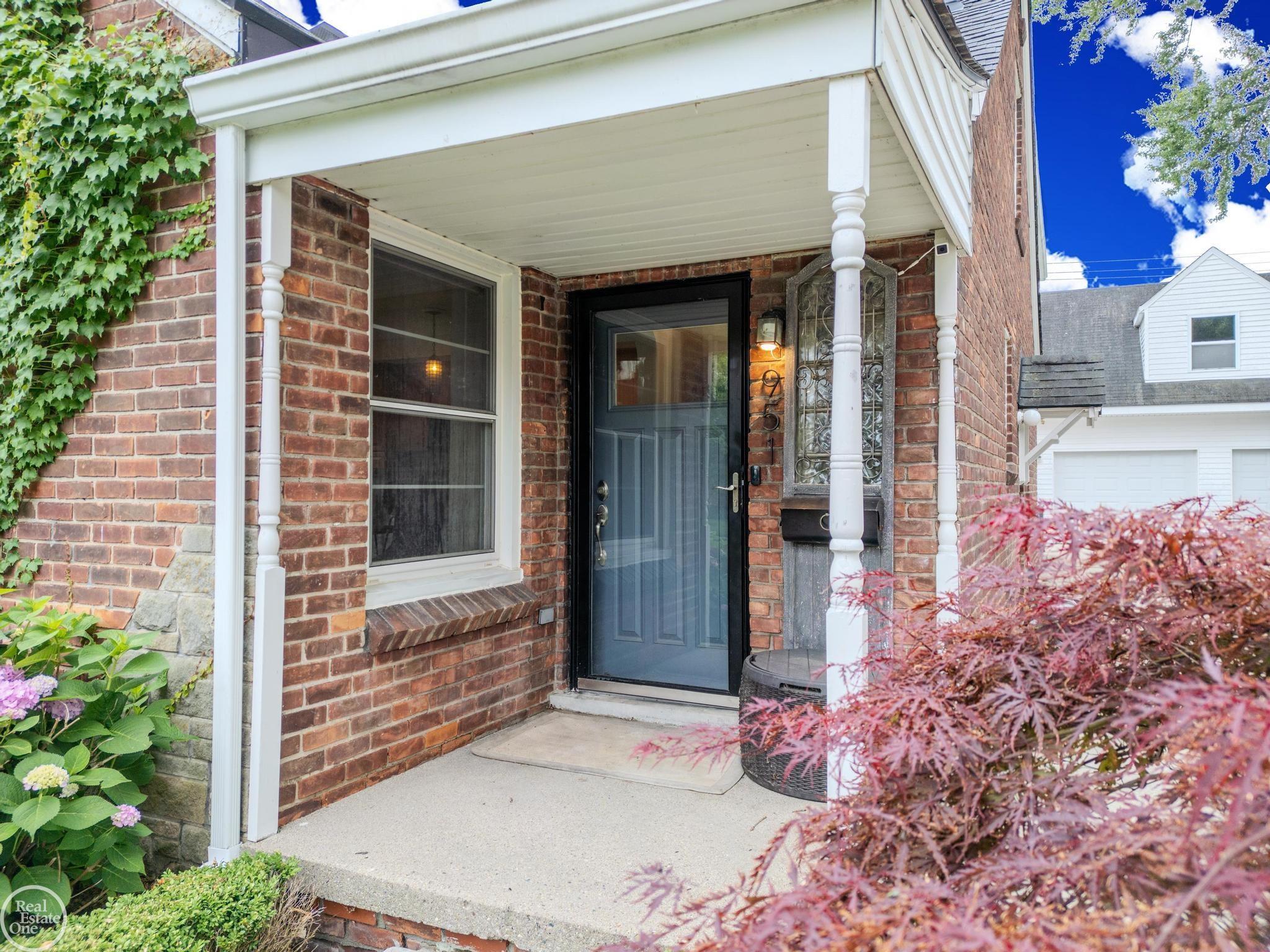 951 Hampton Road Grosse Pointe Woods, MI 48236 - Photo 6 of 85