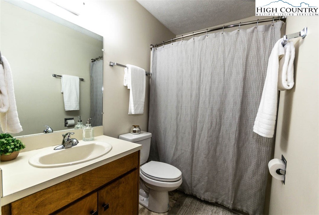 198 Meadow Ridge Road, Unit 10 Boone, NC 28607 - Photo 13 of 39 Gallery Image 13